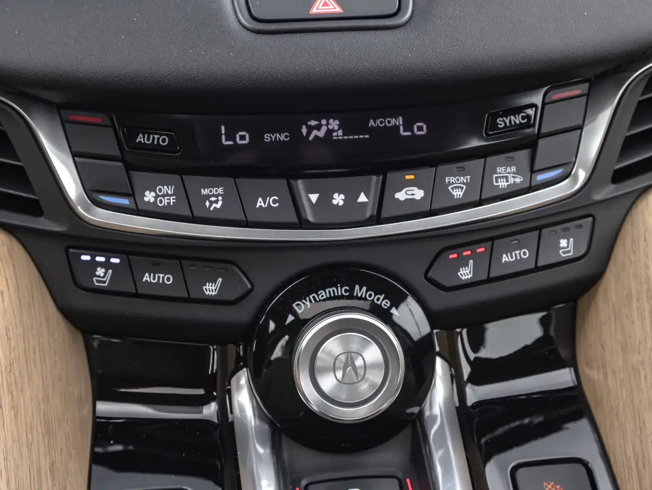 Acura TLX снимка Acura TLX