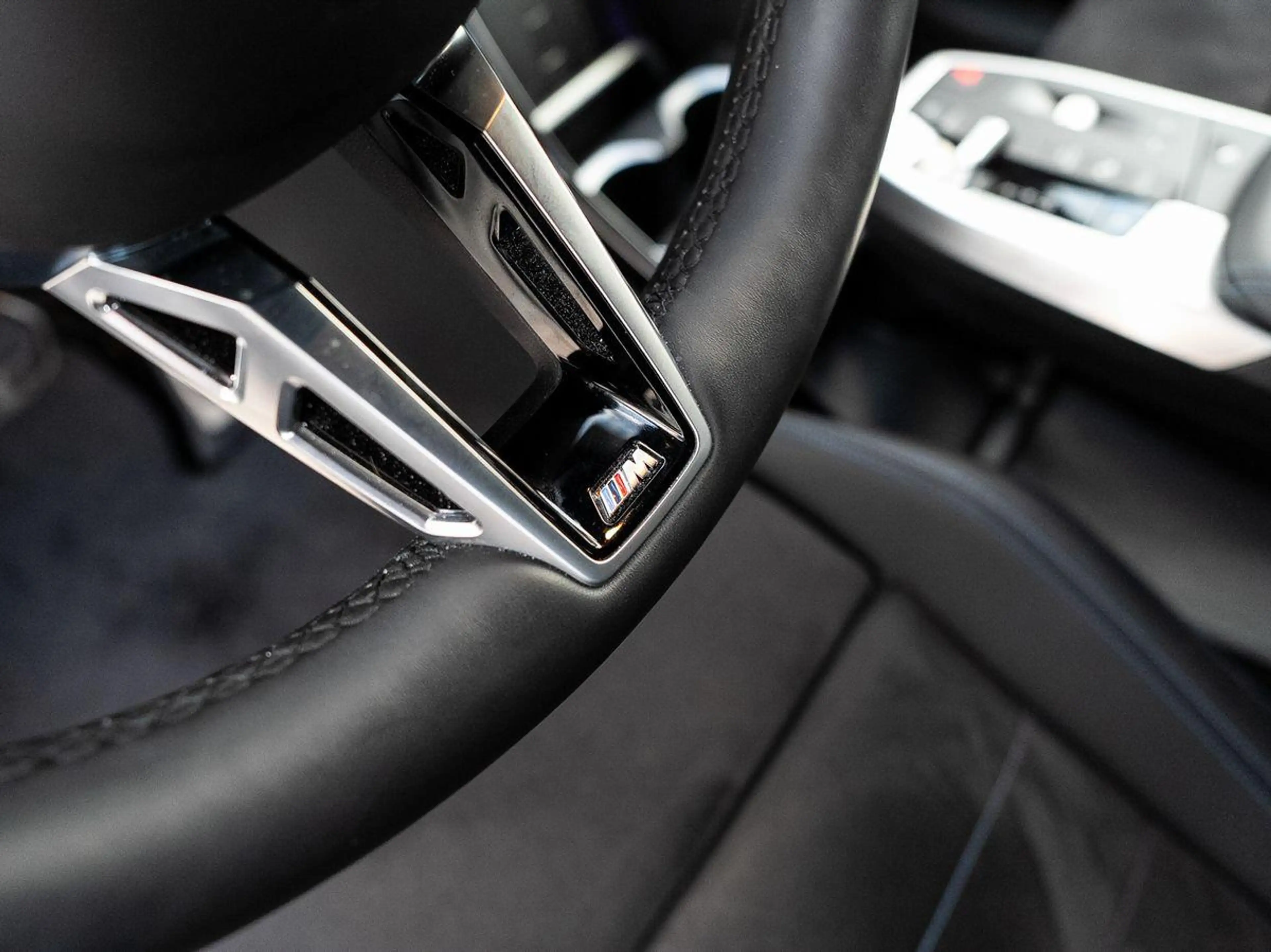 BMW X1 sDrive18d M-Sport PANO AHK aLED KoZg AktSitze — photo 13