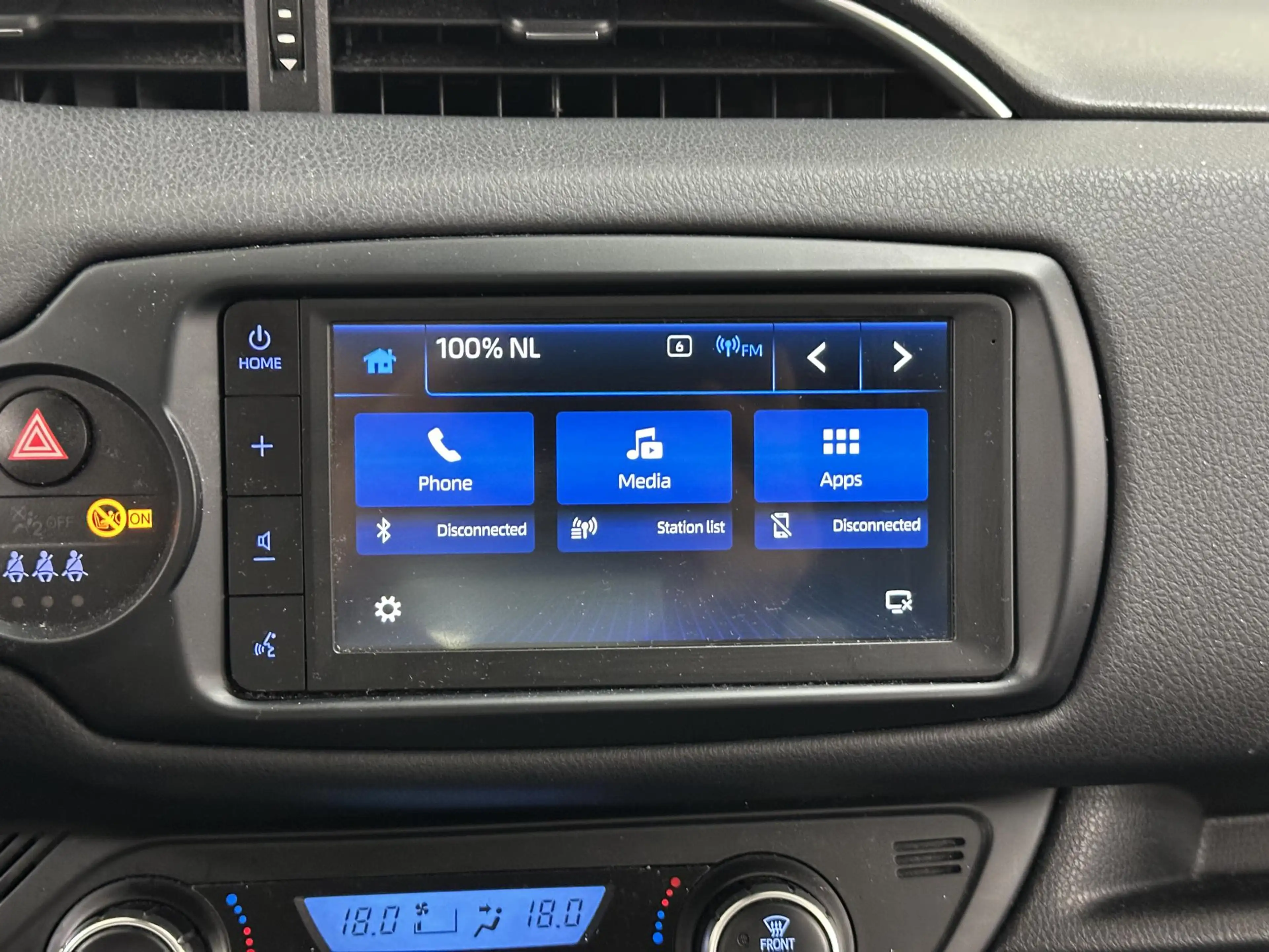 Toyota Yaris 1.5 VVT-i Dynamic ALL-SEASON BANDEN | ACHTERUITRIJ — photo 12