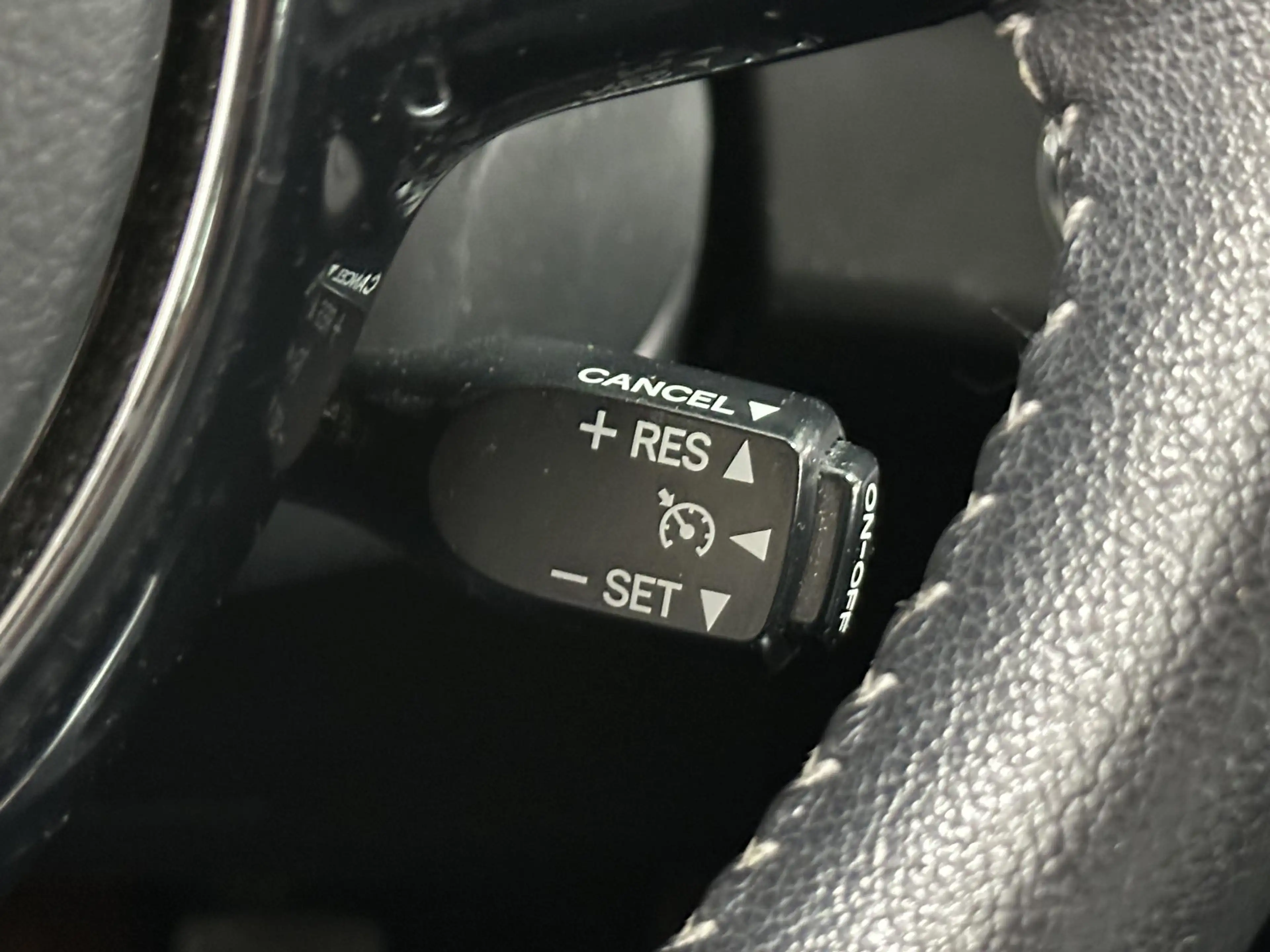 Toyota Yaris 1.5 VVT-i Dynamic ALL-SEASON BANDEN | ACHTERUITRIJ — photo 26