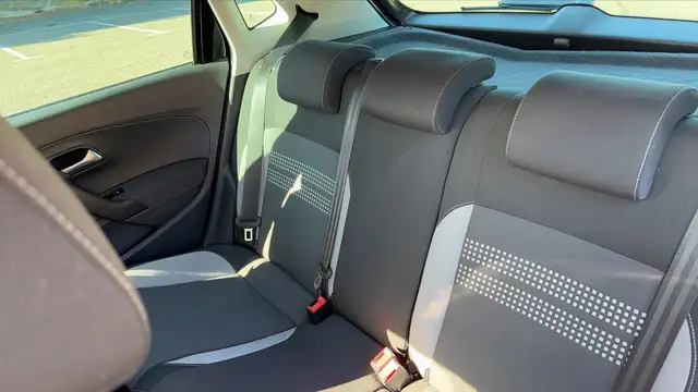 Volkswagen Polo view 9