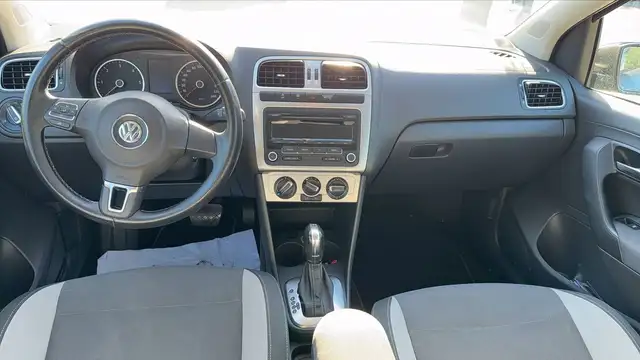Volkswagen Polo view 11