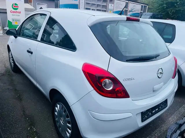 Opel Corsa view 4