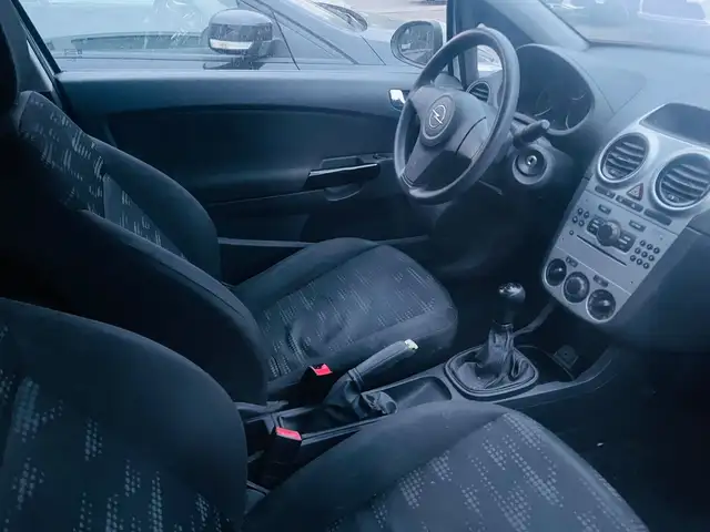 Opel Corsa view 9