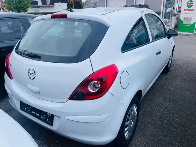 Opel Corsa view 3