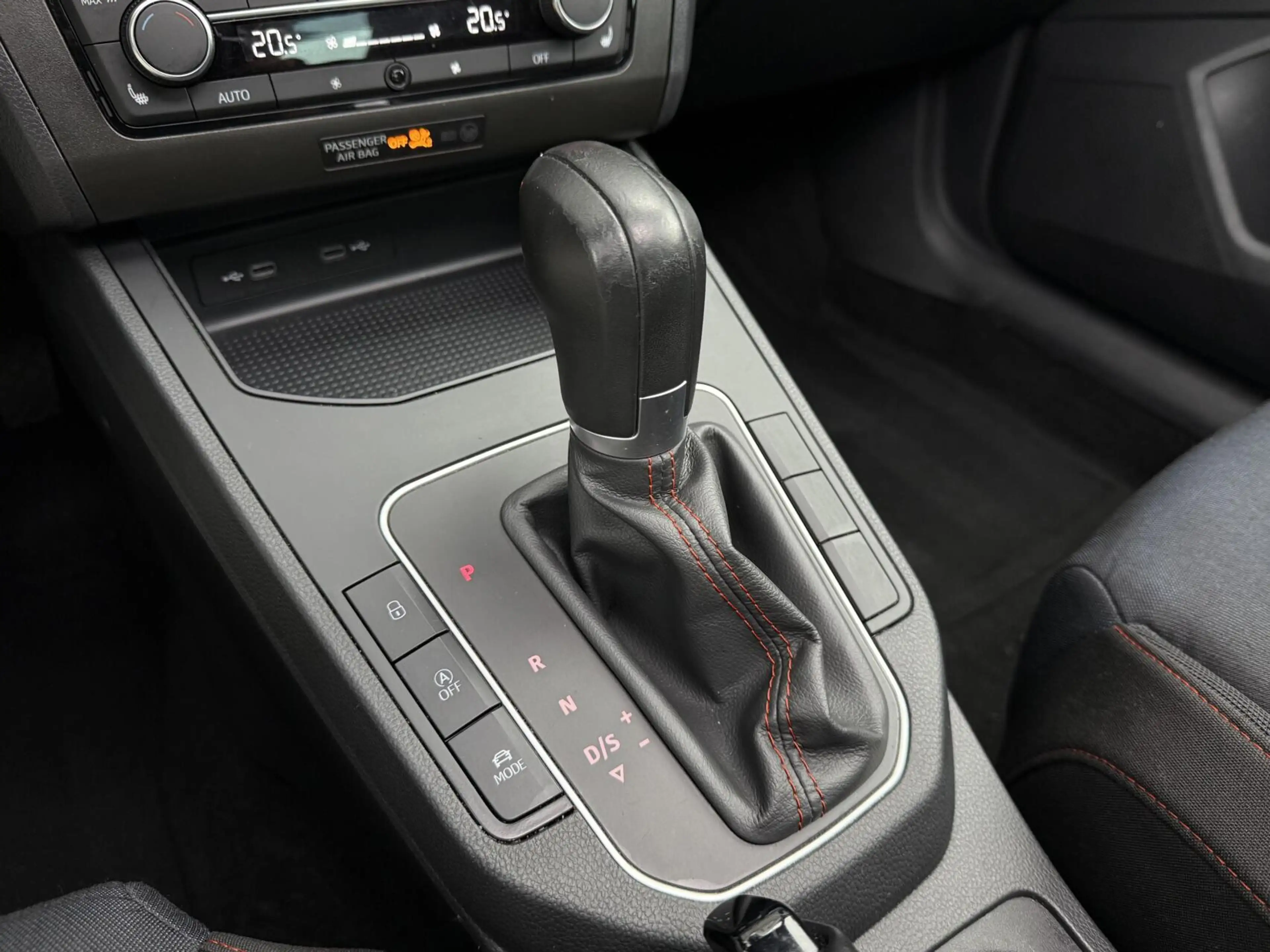 SEAT Ibiza 1.0 EcoTSI FR Plus Connect | Panorama dak | Full L — photo 21