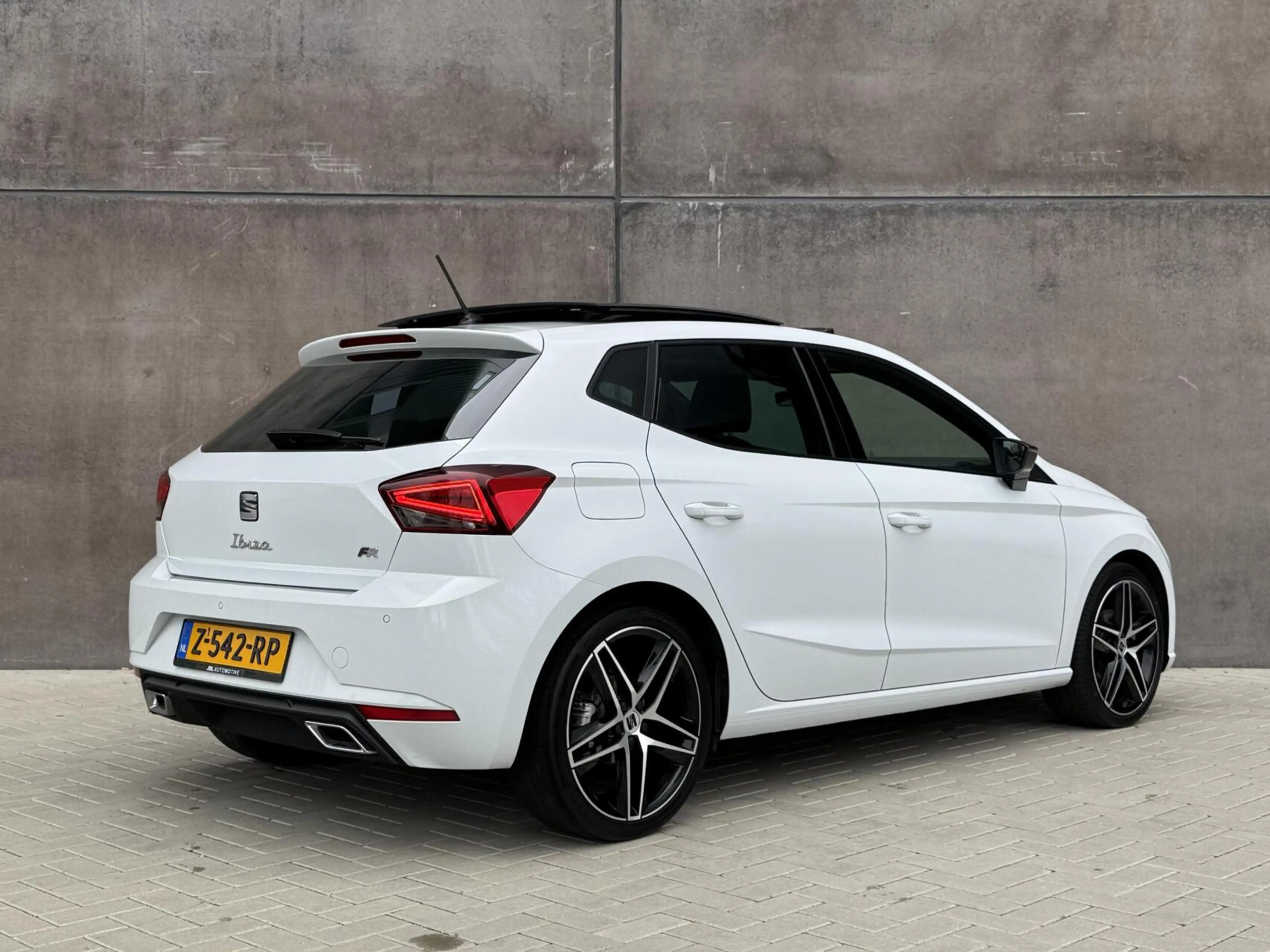 SEAT Ibiza 1.0 EcoTSI FR Plus Connect | Panorama dak | Full L — photo 3