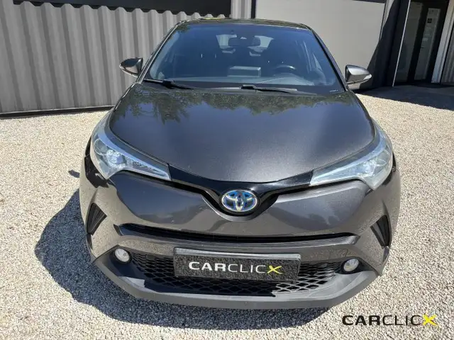 Toyota C-HR view 8