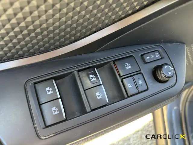 Toyota C-HR view 13