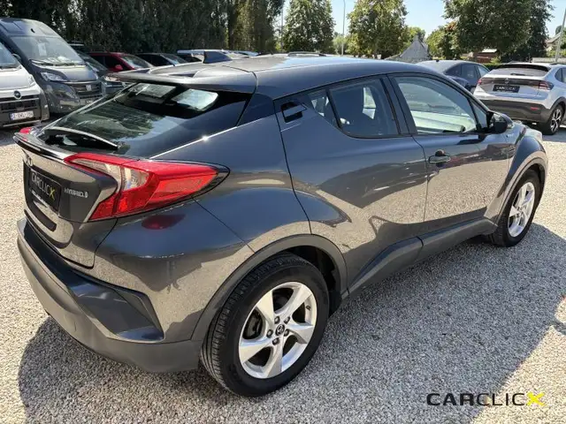 Toyota C-HR view 5