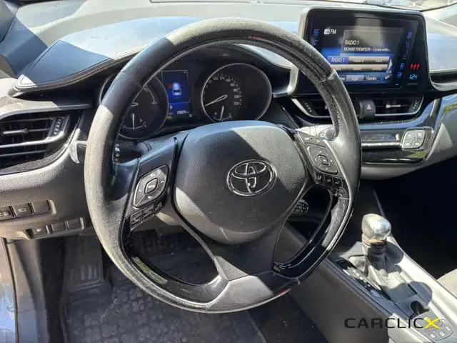 Toyota C-HR view 12