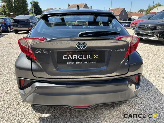 Toyota C-HR view 4