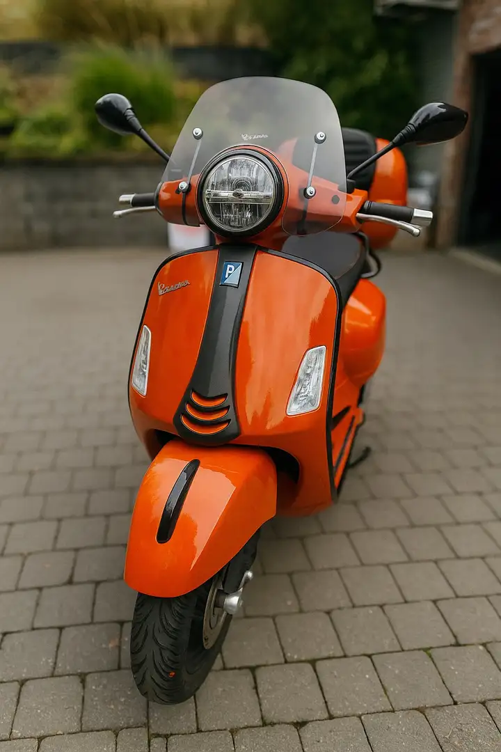 Vespa GTS 125 Supersport Oranje - 2
