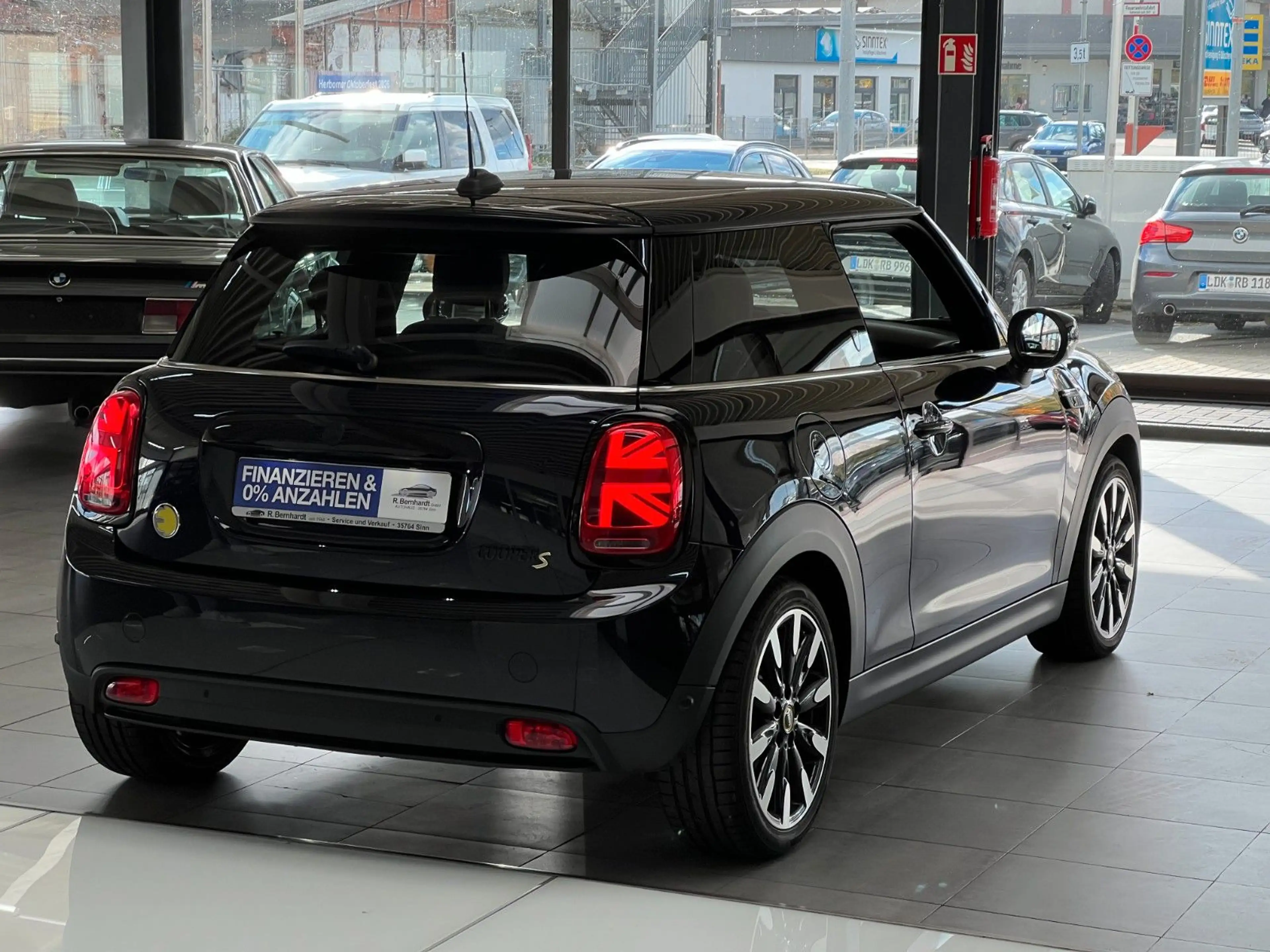 MINI Cooper SE Yours Trim LED NAVI LenkrHeiz Leder — photo 8