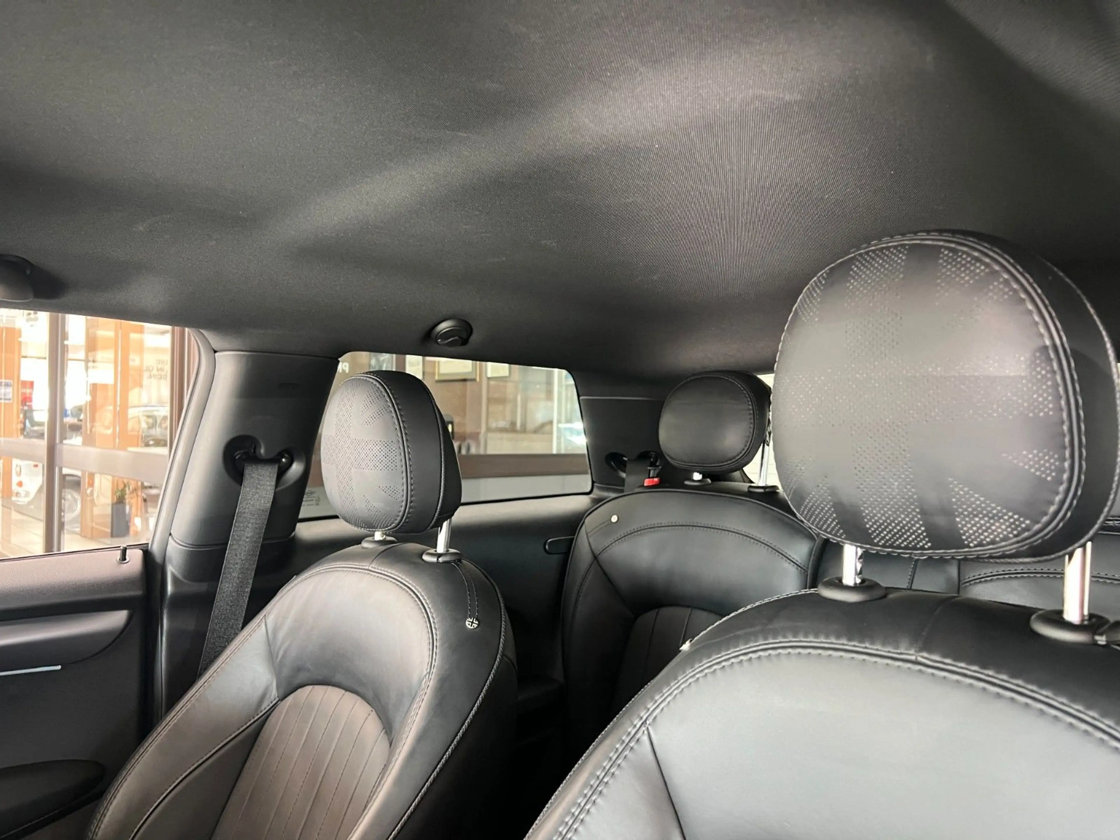 MINI Cooper SE Yours Trim LED NAVI LenkrHeiz Leder — photo 14