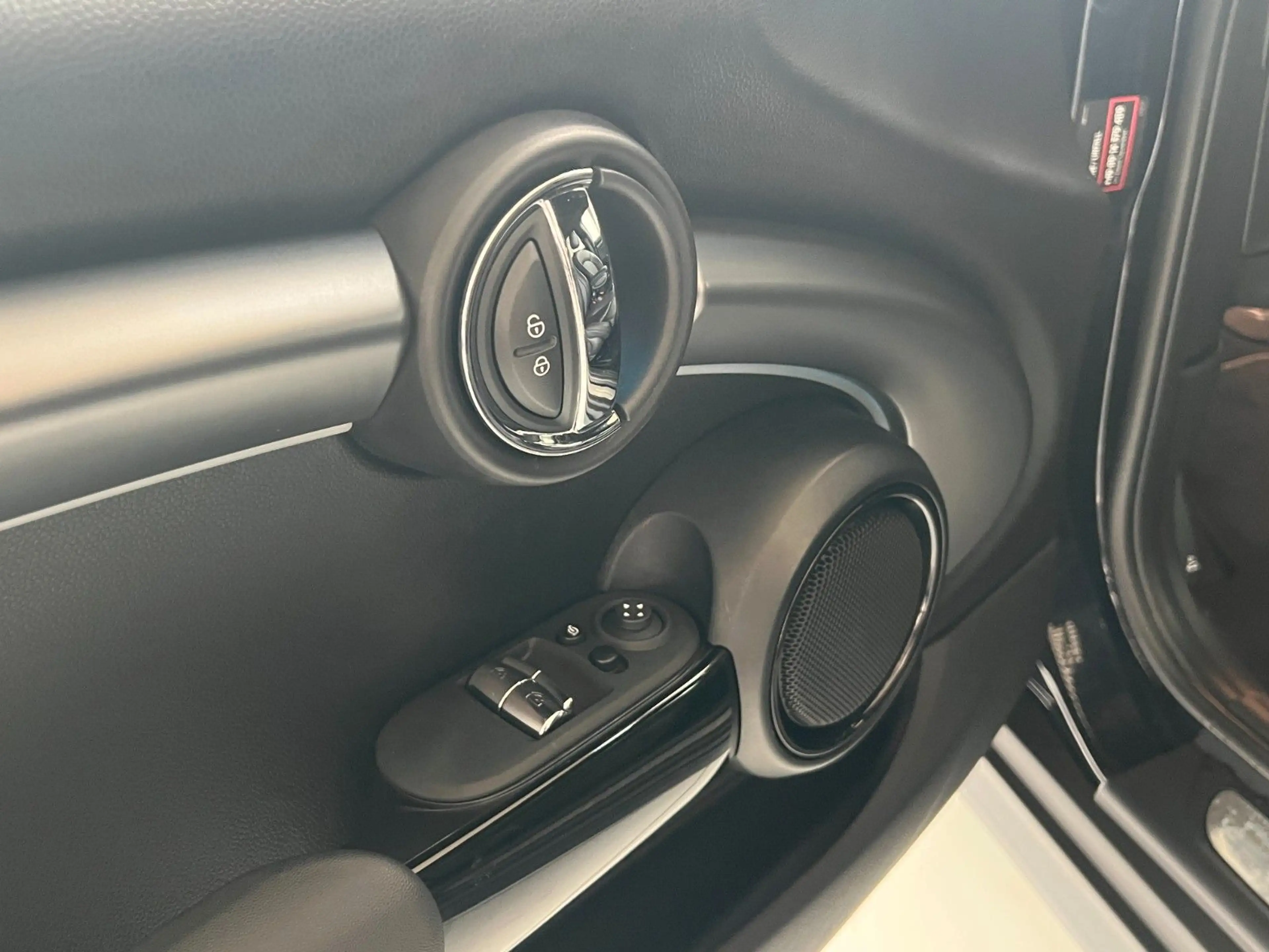 MINI Cooper SE Yours Trim LED NAVI LenkrHeiz Leder — photo 12