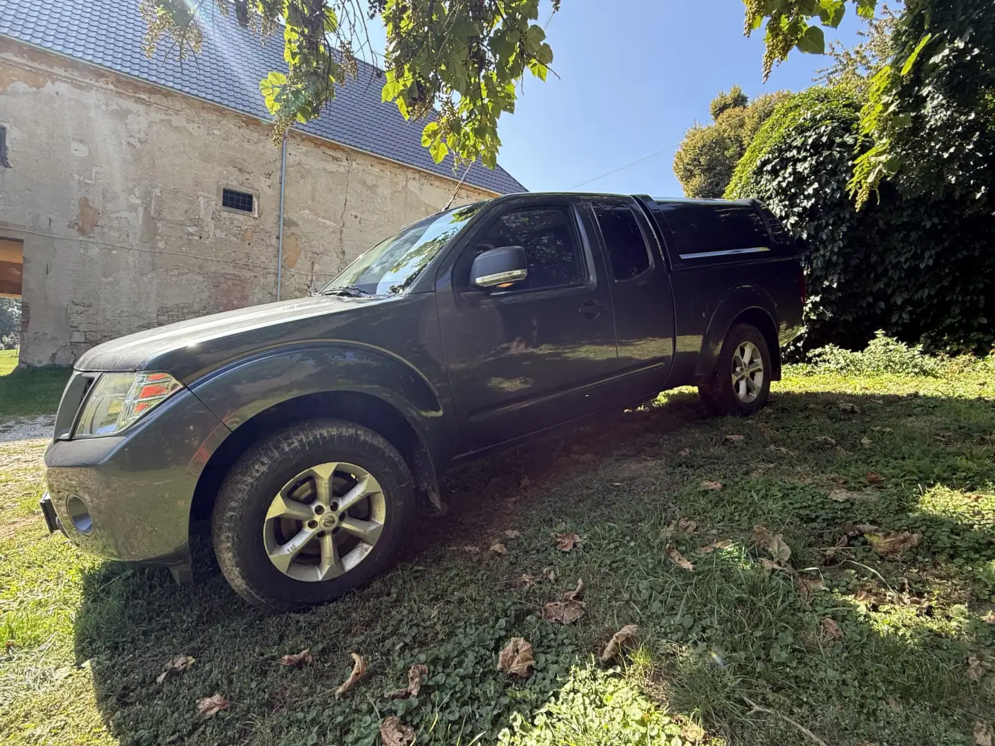 Nissan Navara Grau - 2