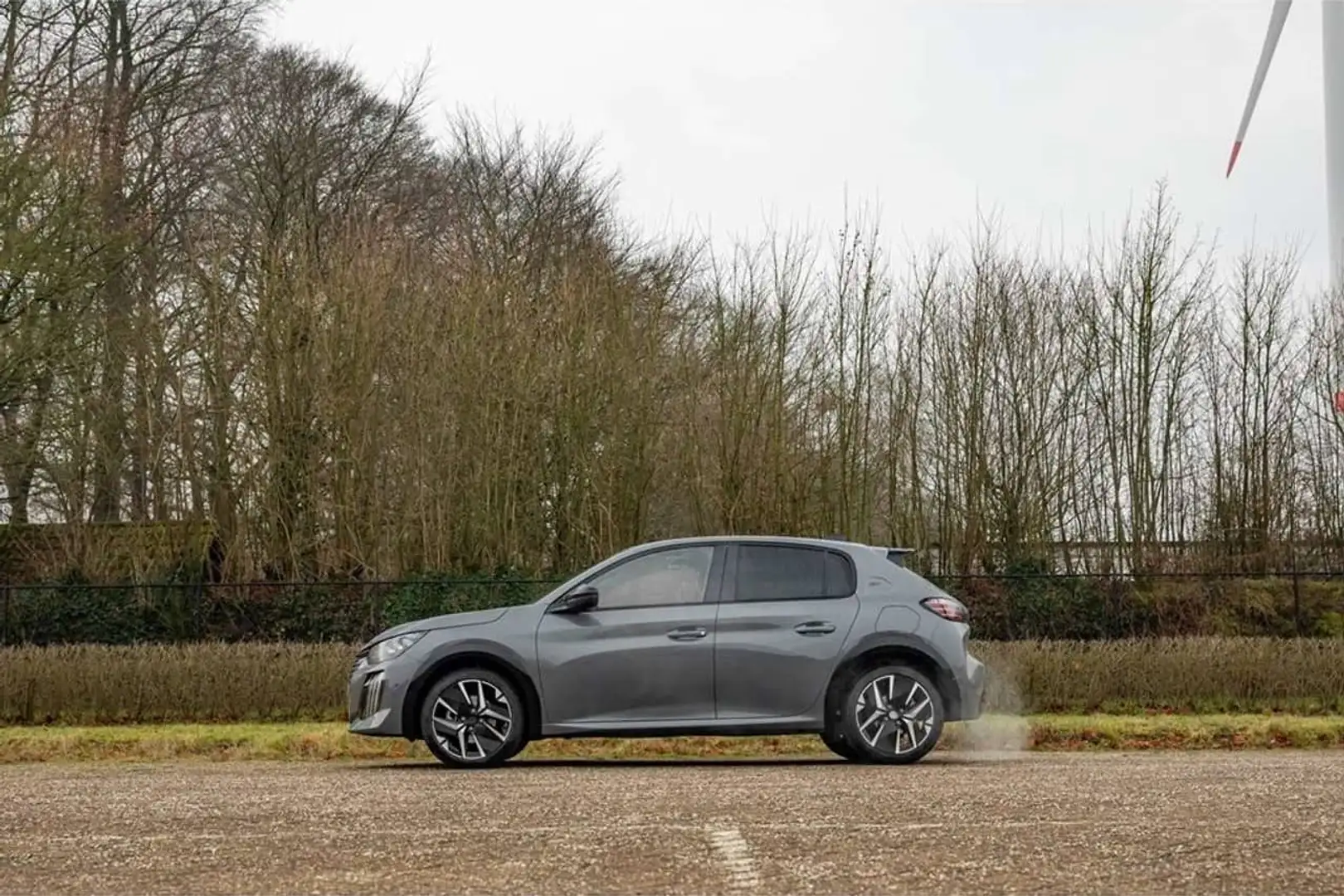 Peugeot 208 GT MHEV 145 PK | Vision & Navi | Drive Assist p... Gris - 2