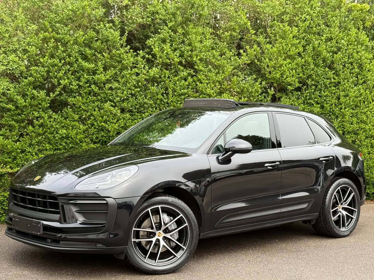 Porsche Macan 2.0 Turbo PDK+NAVI+CAMERA+TOIT OUVR+CUIR+EURO 6D Noir - 1