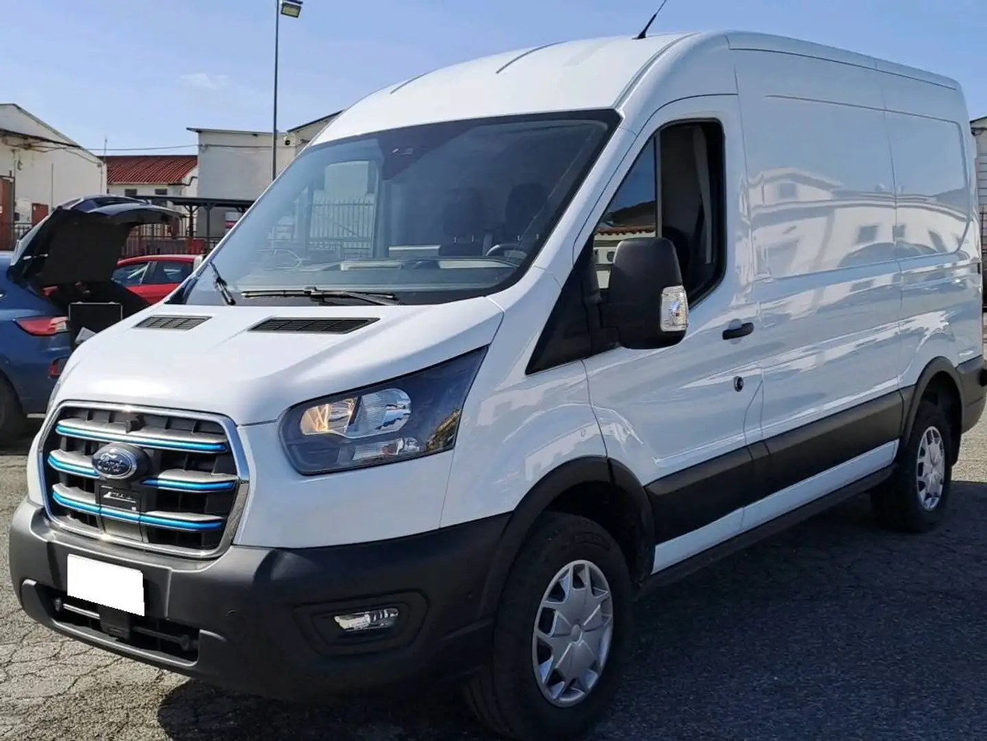 Ford E-Transit Van 350 L2H2 Trend 184CV Batt. 68KWh Auton. 317Km Bianco - 1