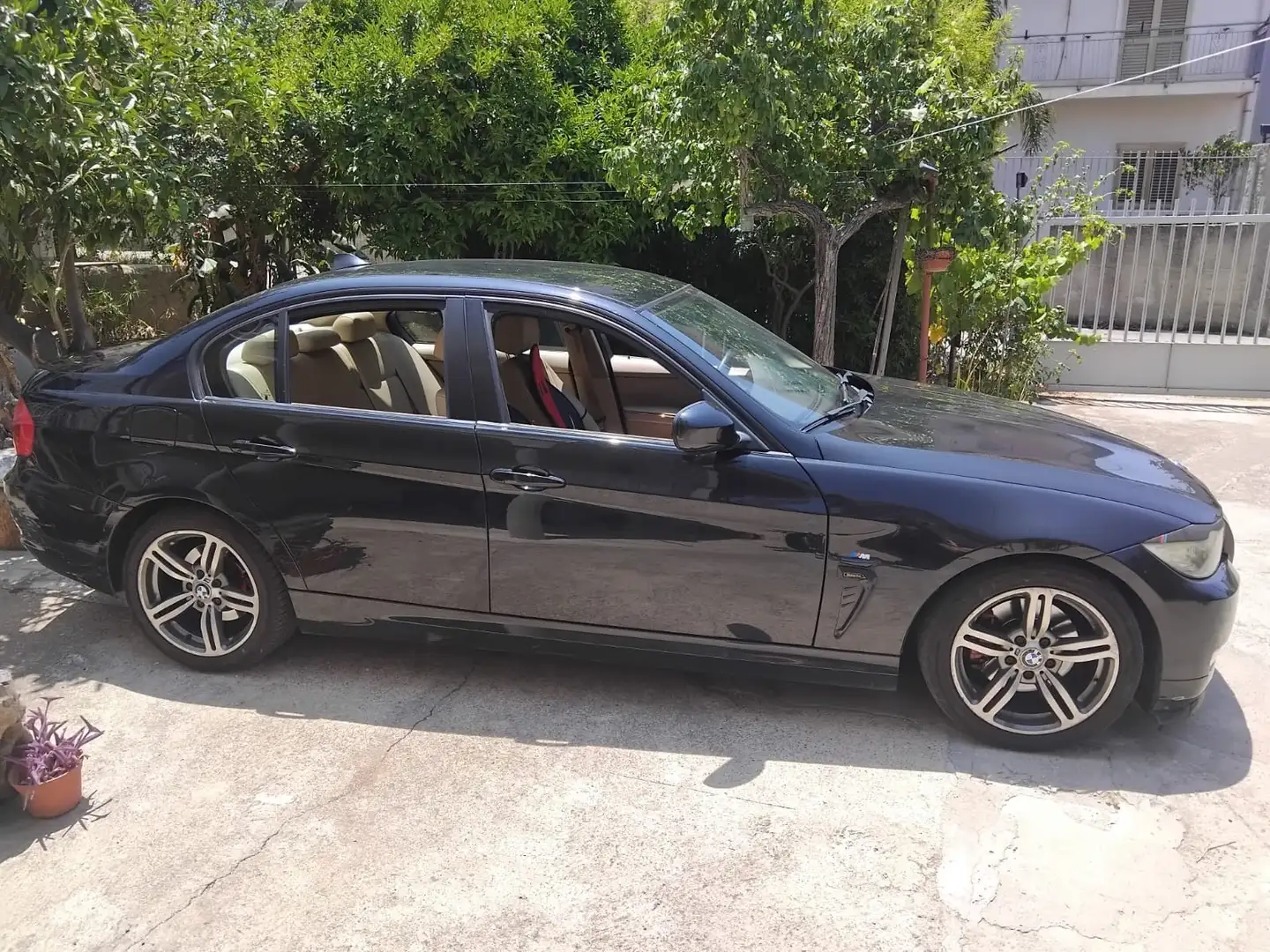 BMW 320 320d - 1