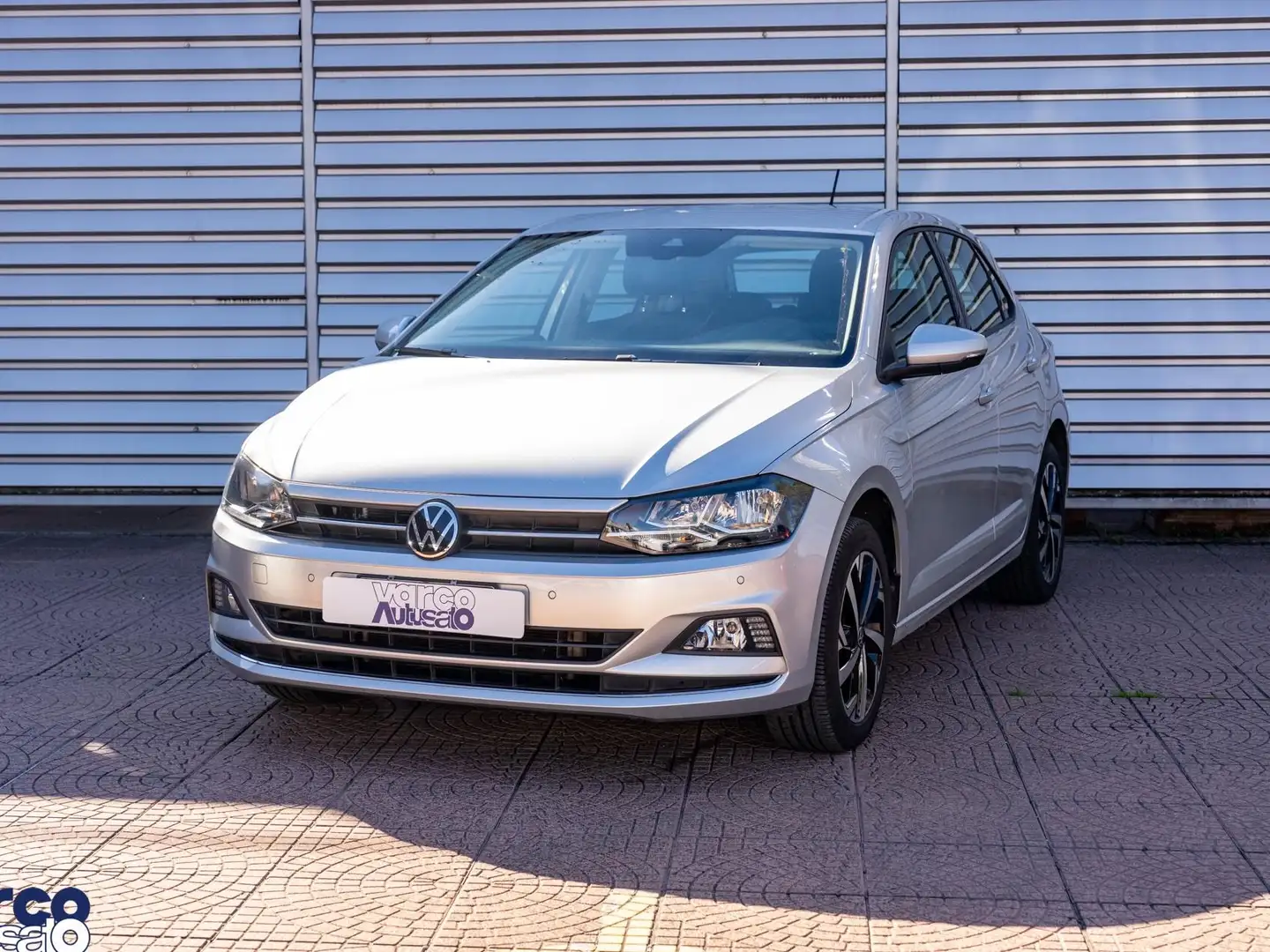 Volkswagen Polo Polo VI 2017 5p 1.0 tgi Trendline 90cv Argent - 1