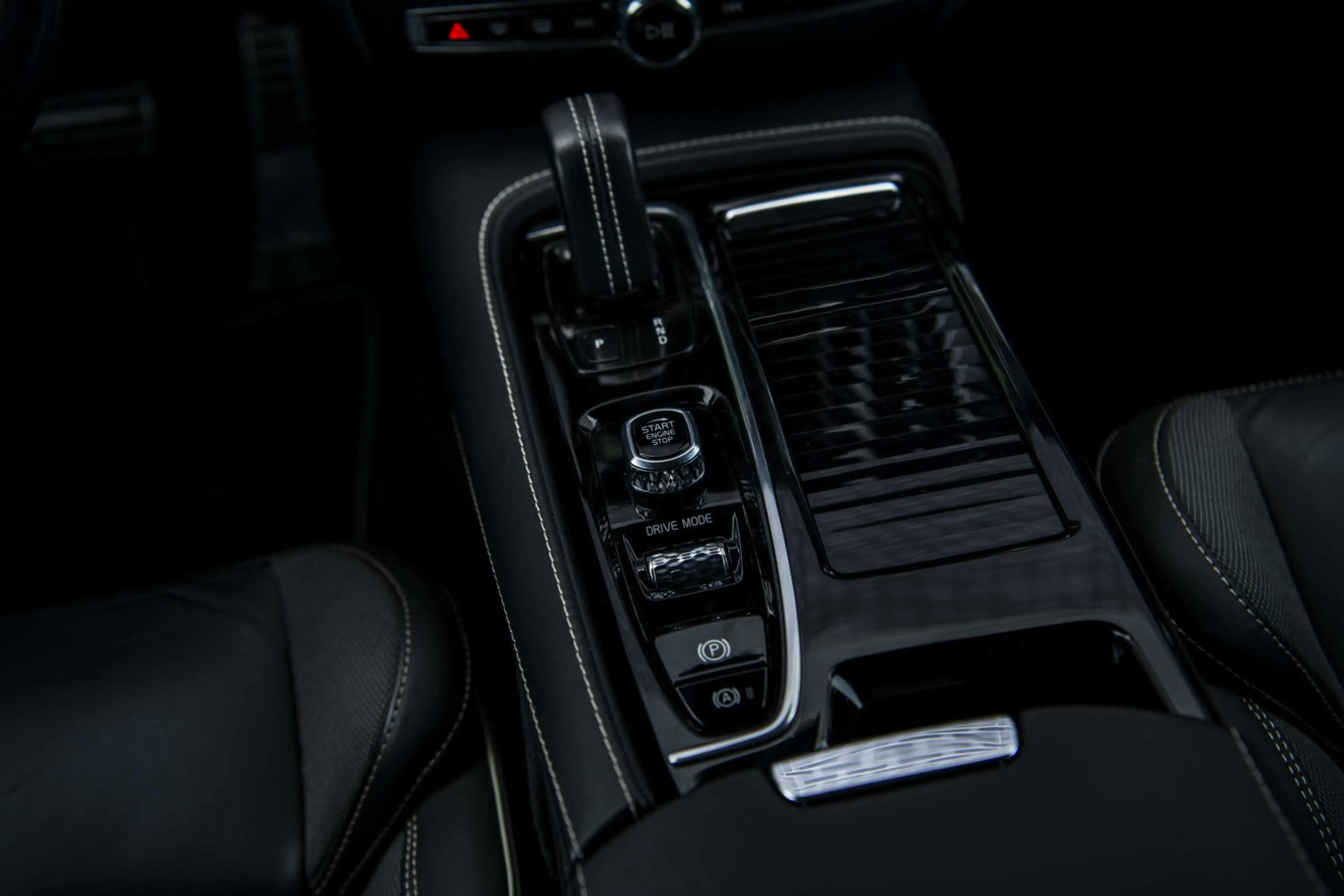 Volvo V60 2.0 T6 Recharge AWD R-Design | Trekhaak | Adaptiev — photo 14