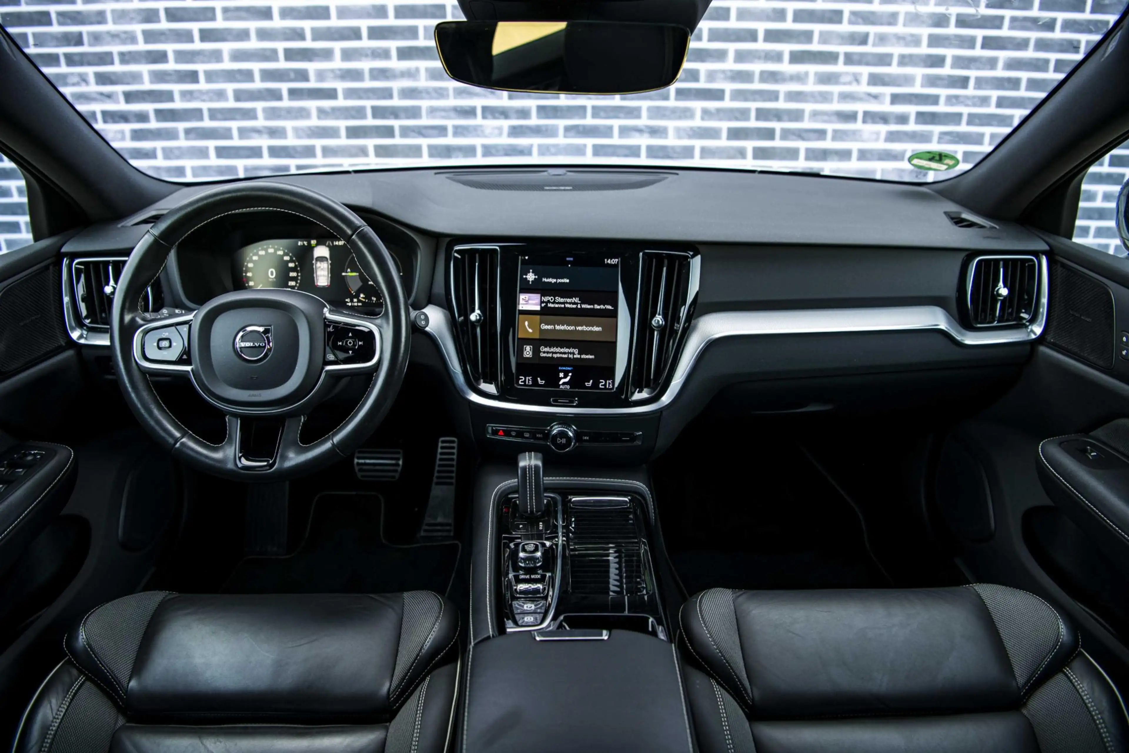 Volvo V60 2.0 T6 Recharge AWD R-Design | Trekhaak | Adaptiev — photo 6