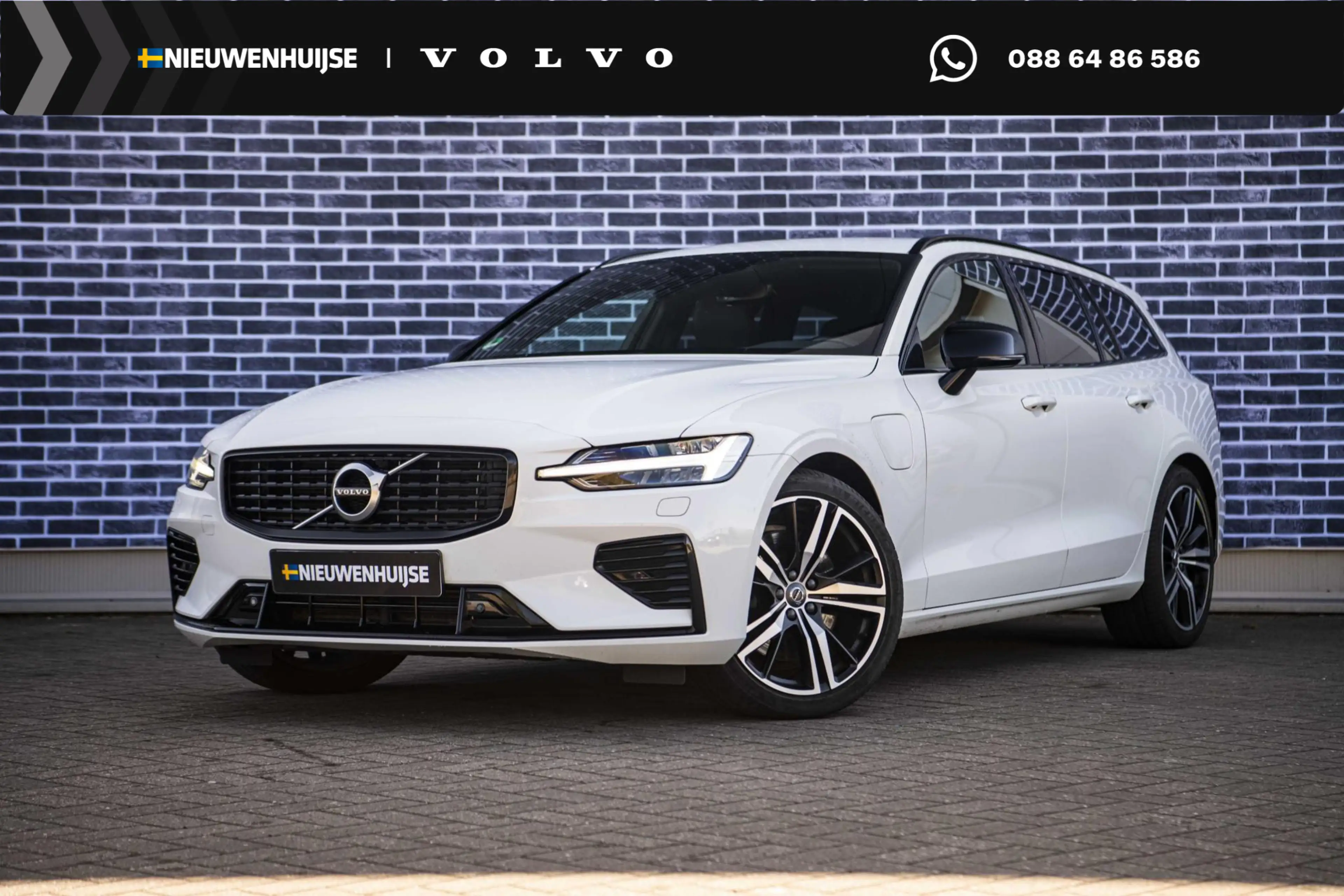 Volvo V60 2.0 T6 Recharge AWD R-Design | Trekhaak | Adaptiev