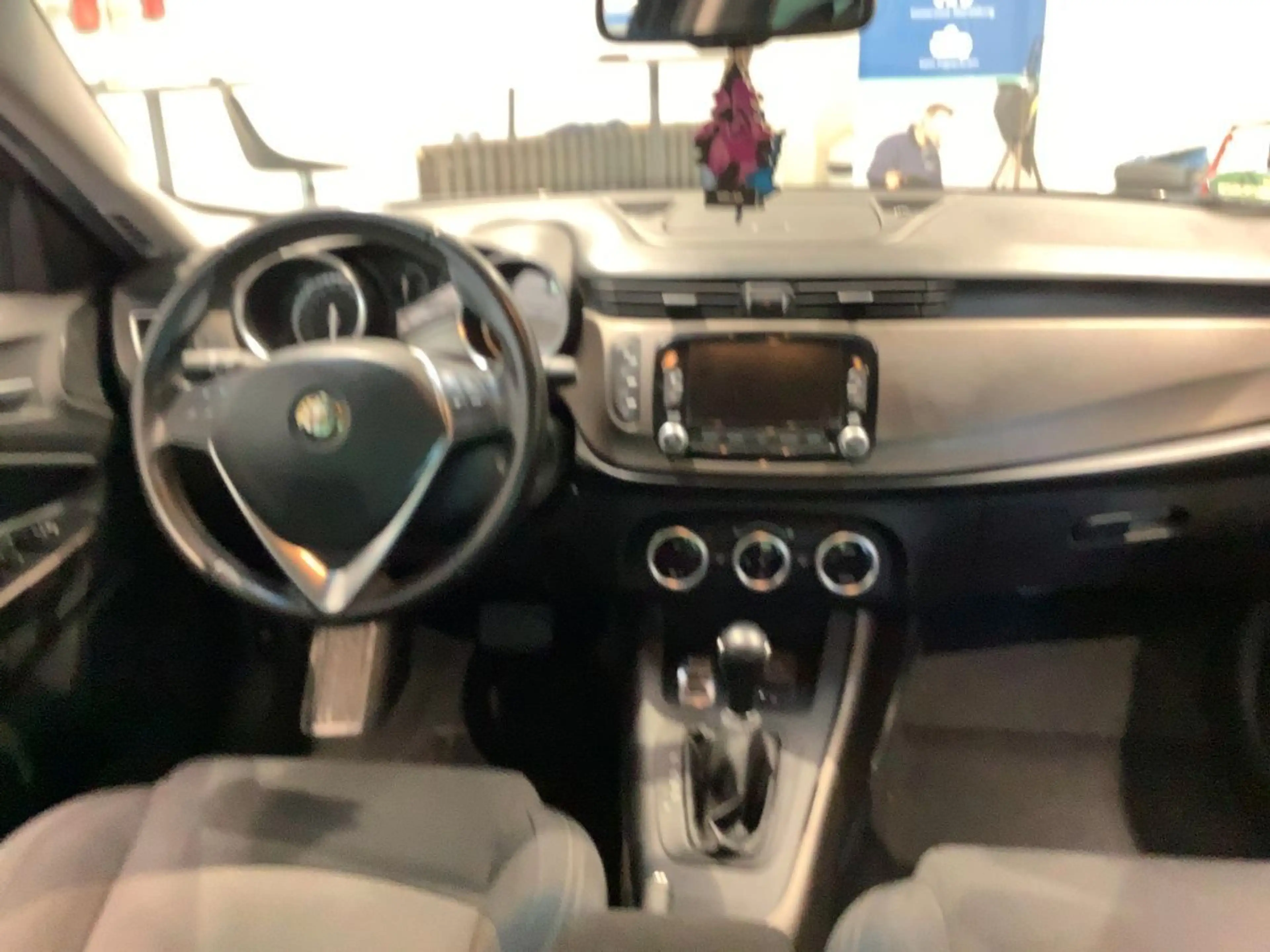Alfa Romeo Giulietta Turismo AUTOM KLIMA NAVI SHZG LMF — photo 13