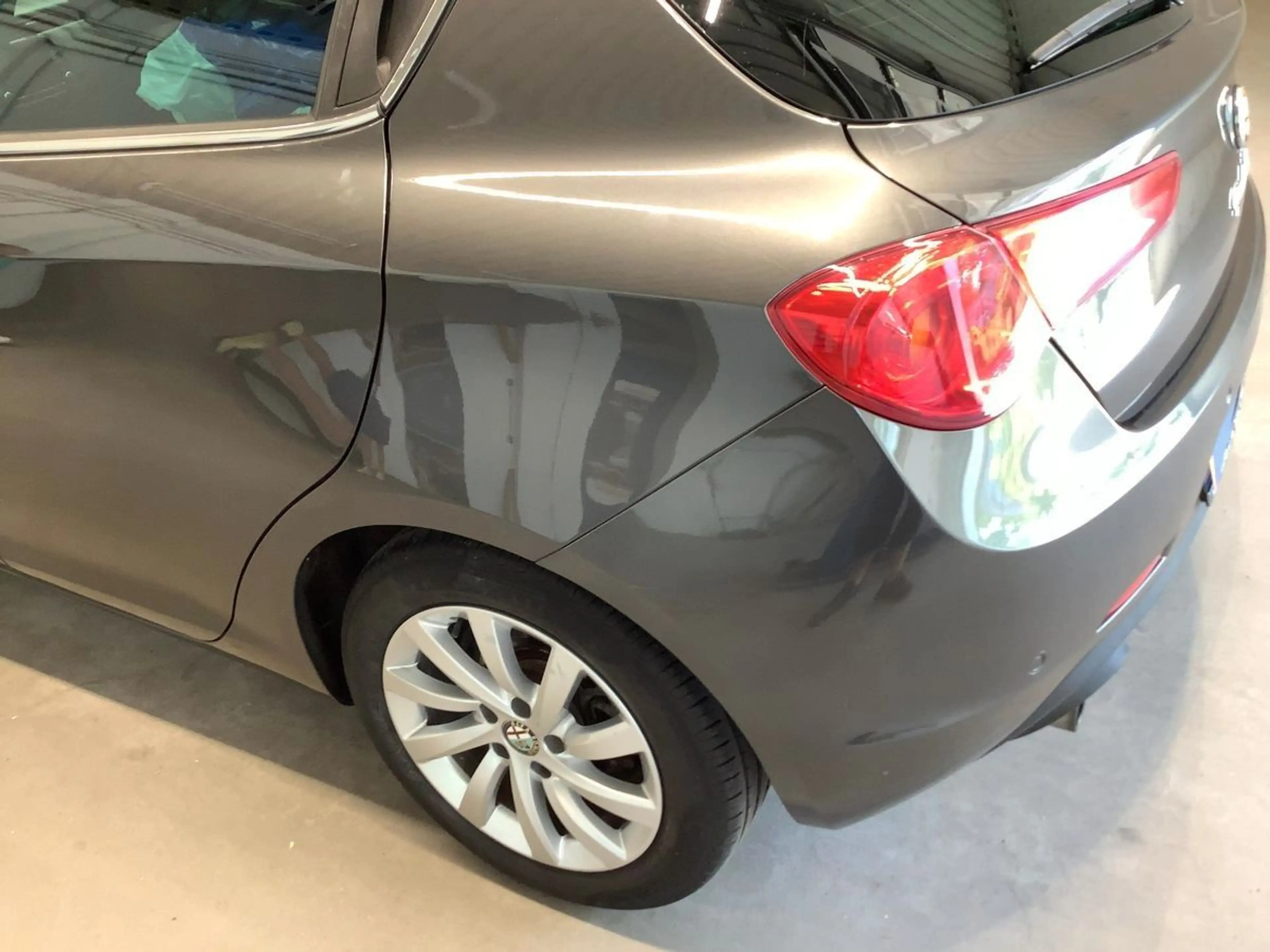 Alfa Romeo Giulietta Turismo AUTOM KLIMA NAVI SHZG LMF — photo 6