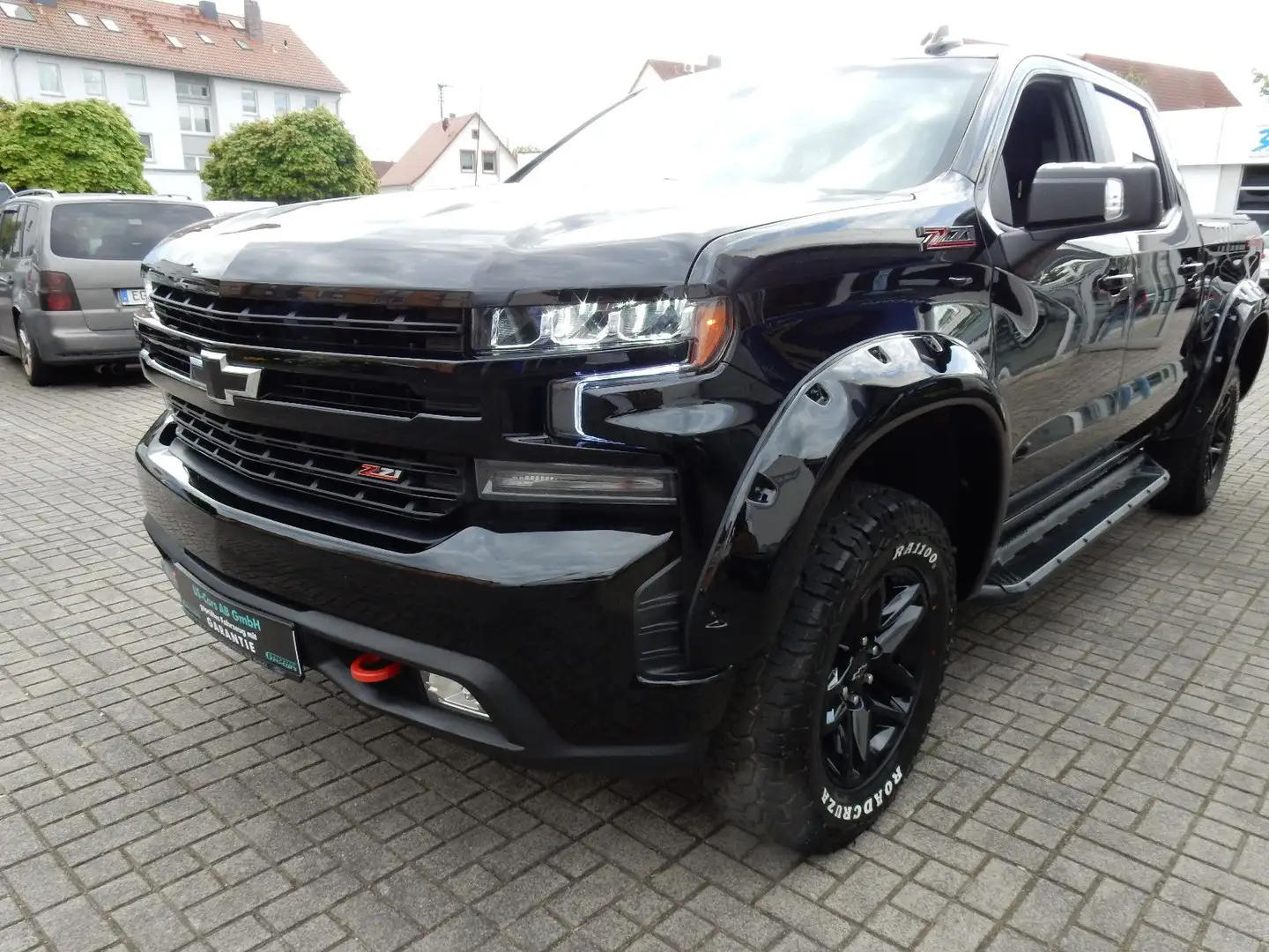 Chevrolet Silverado SILVERADO 1500 TRAIL BOSS 5,3  4x4 VOLL.BODY KIT Černá - 1