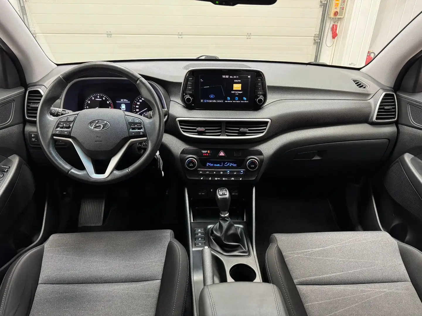 Hyundai TUCSON 1.6 Trend Navi Kamera Garantie 8x bereift Silber - 2