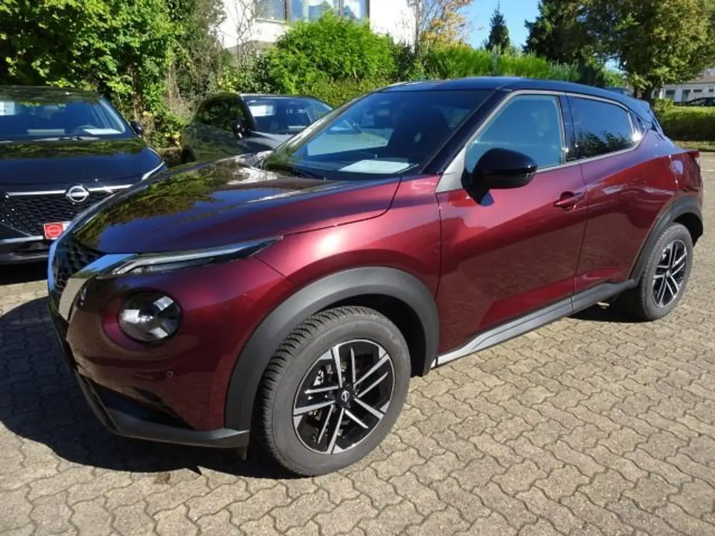 Nissan Juke 1.0 DIG-T N-Connecta Winterpaket Rot - 2
