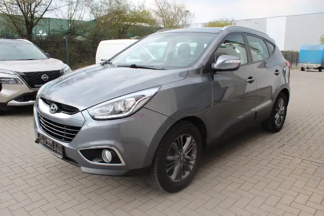 Hyundai iX35 Trend 2WD Navi+Klima +kamera +teilleder+WR