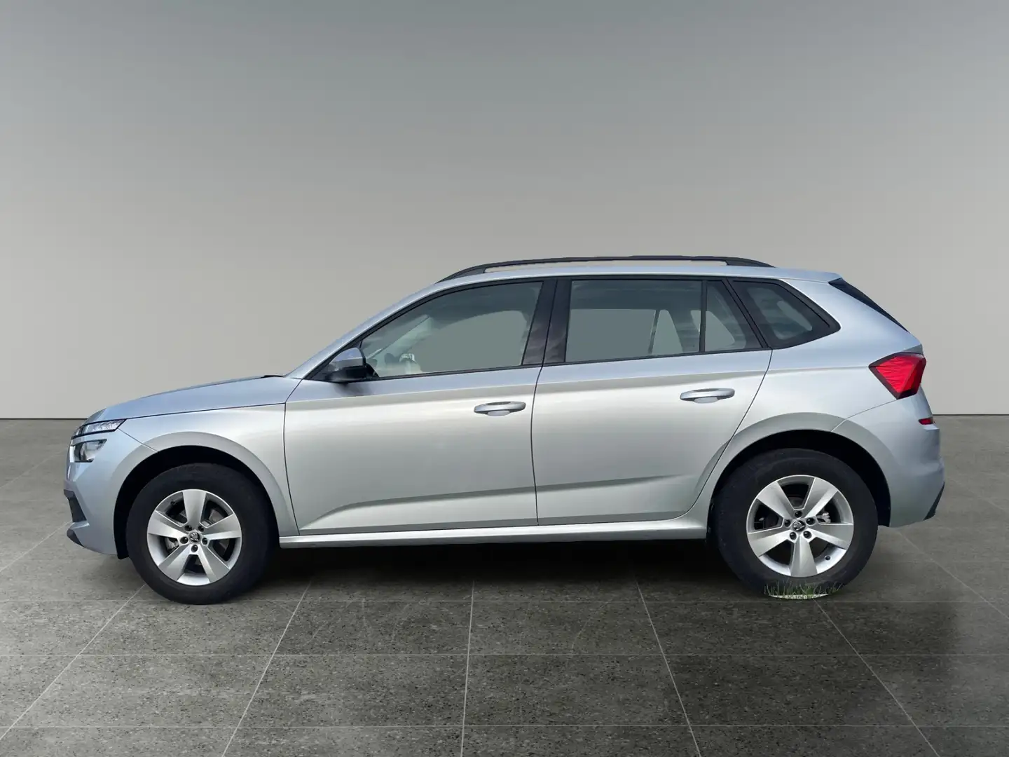 Skoda Kamiq 1,0 TSI Active 8-fach bereift Silber - 2