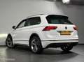 Volkswagen Tiguan 1.4 TSI DSG R-LINE | TREKHAAK | APP CNNCT Blanc - thumbnail 2