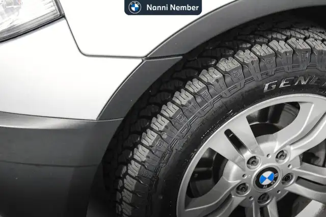 BMW X3 view 8