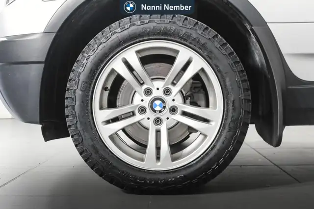 BMW X3 view 7