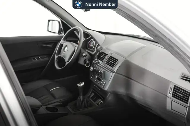 BMW X3 view 9