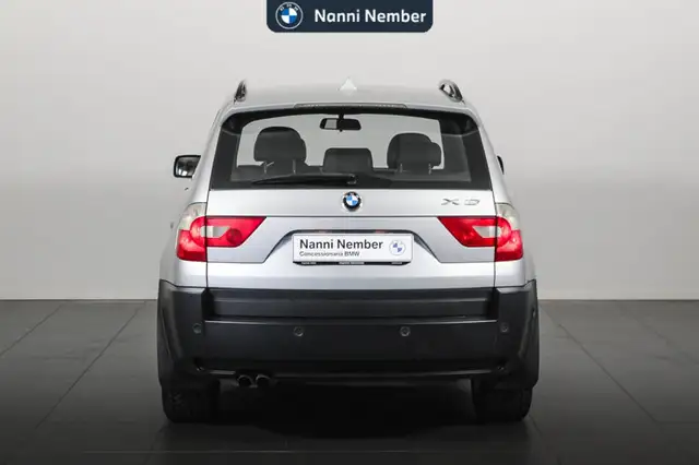 BMW X3 view 4