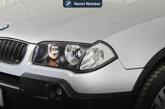 BMW X3 view 5