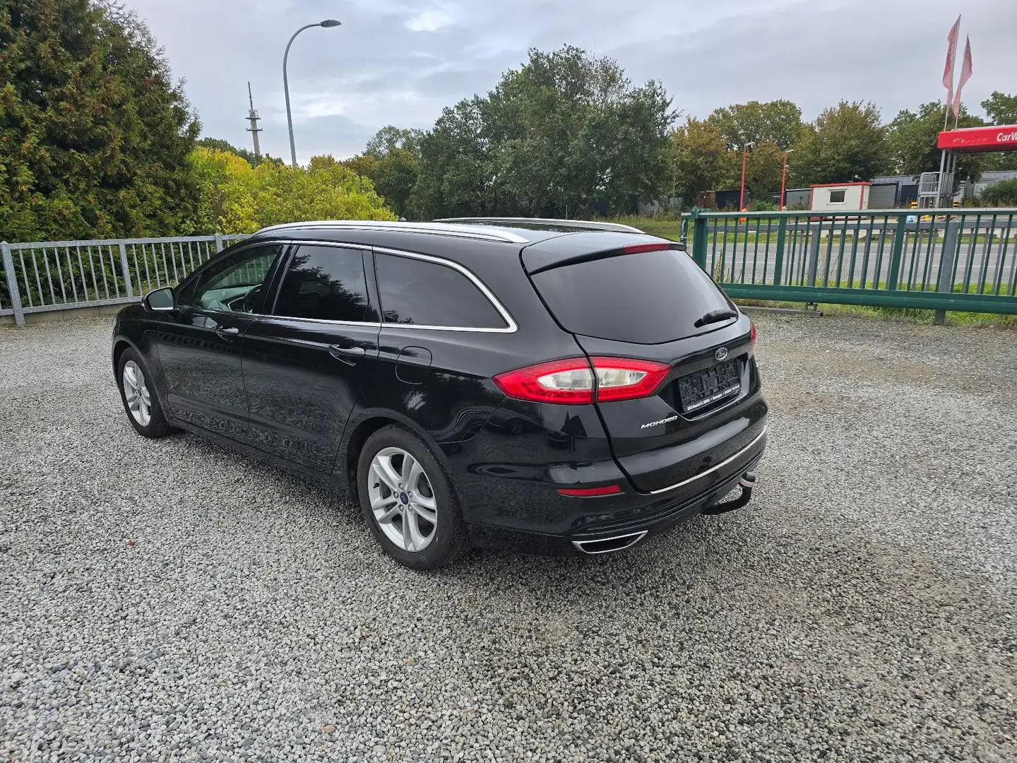 Ford Mondeo Turnier Titanium TÜV NEU Noir - 2