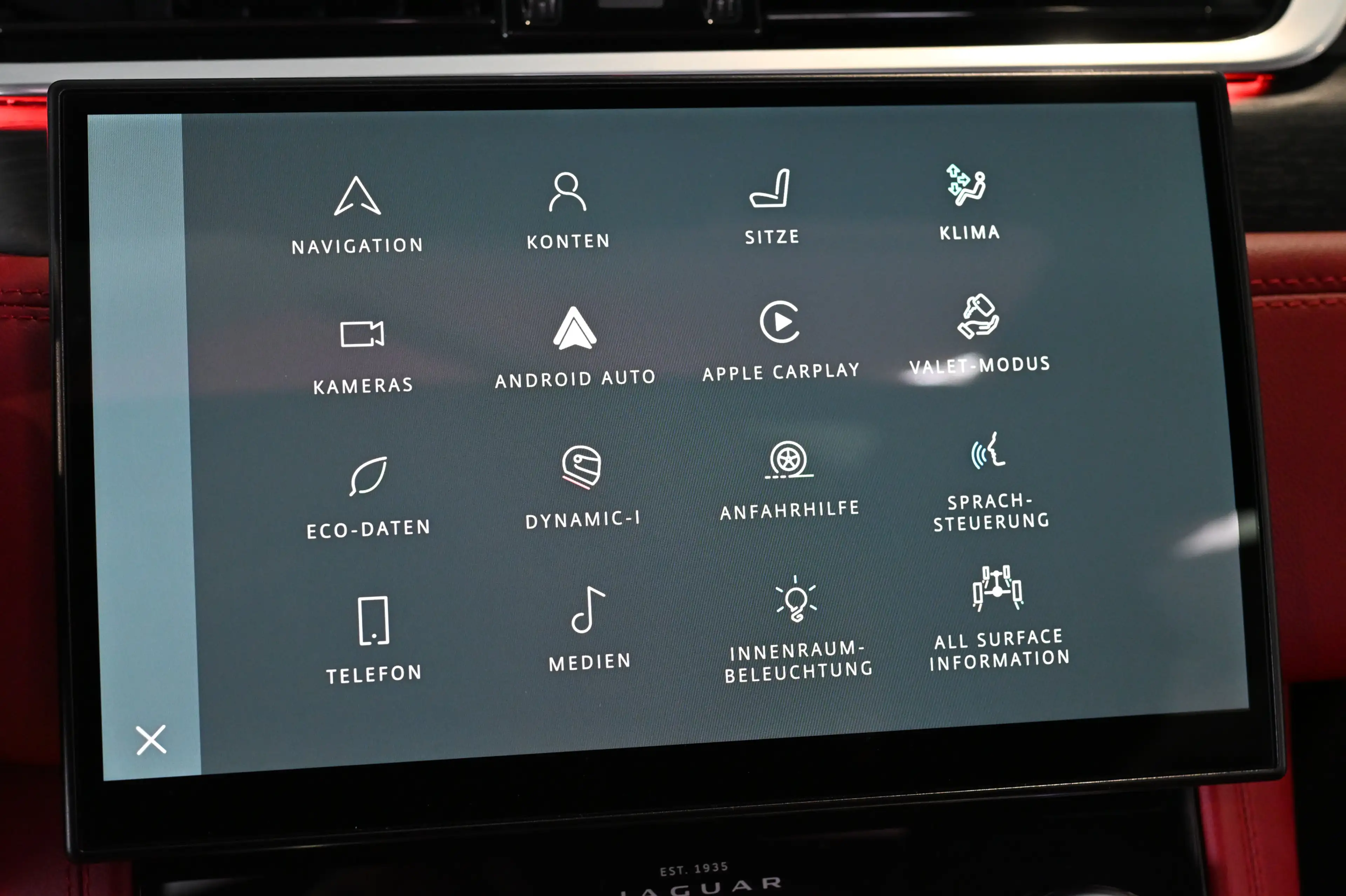 Jaguar F-Pace R-Dynamic Black Pack AWD Pano Leder 22 — photo 11