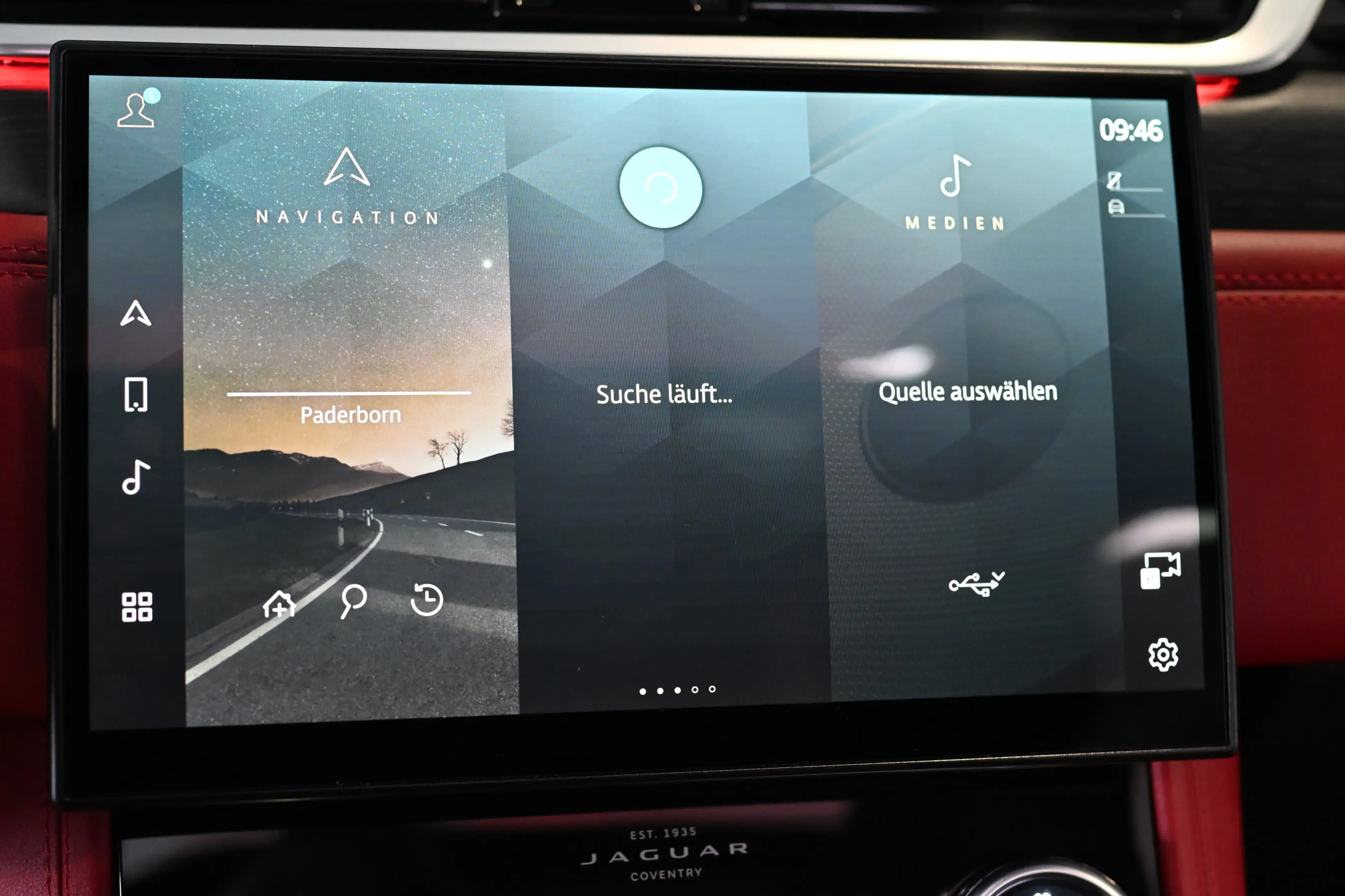 Jaguar F-Pace R-Dynamic Black Pack AWD Pano Leder 22 — photo 13