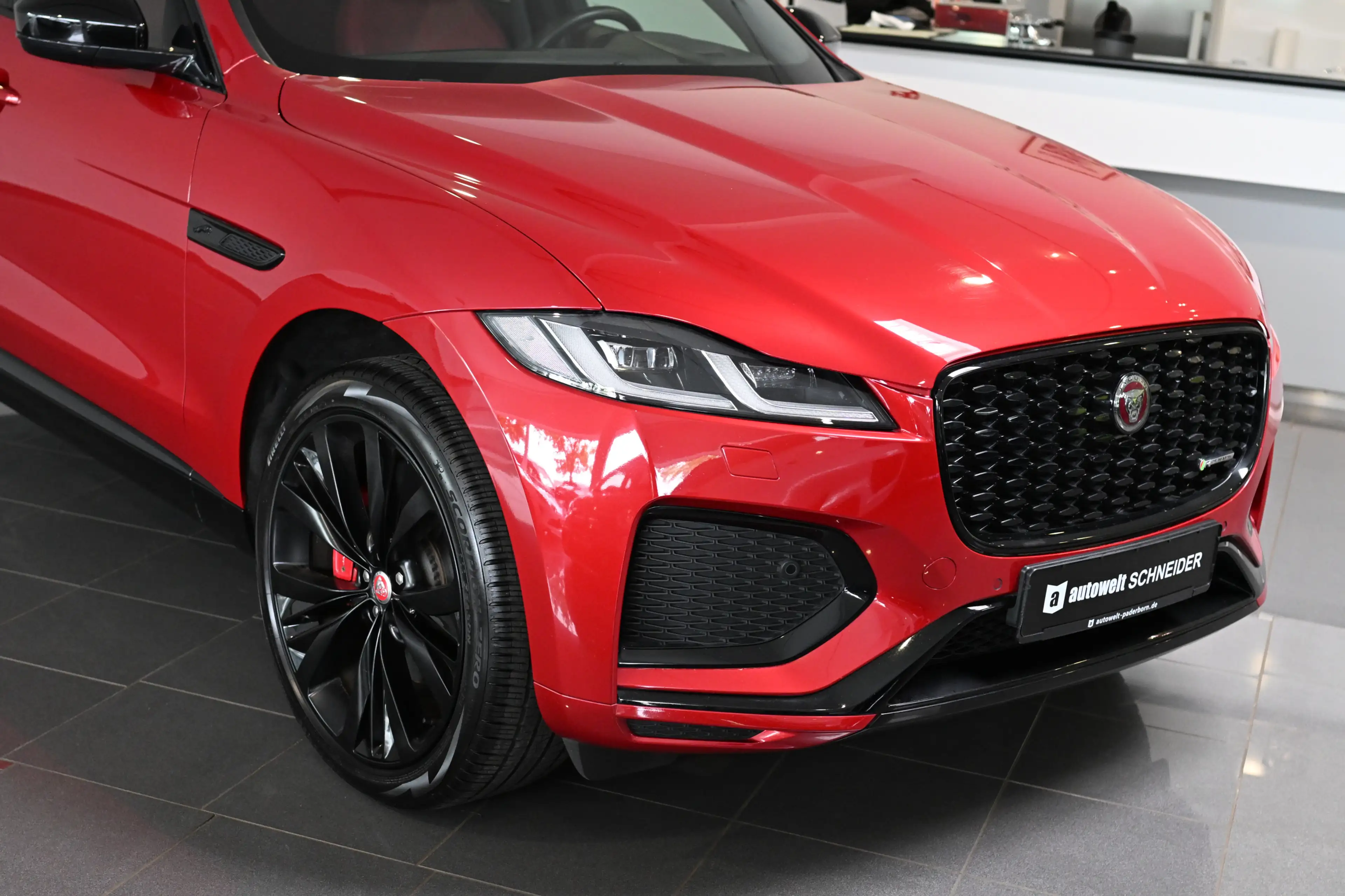 Jaguar F-Pace R-Dynamic Black Pack AWD Pano Leder 22 — photo 7