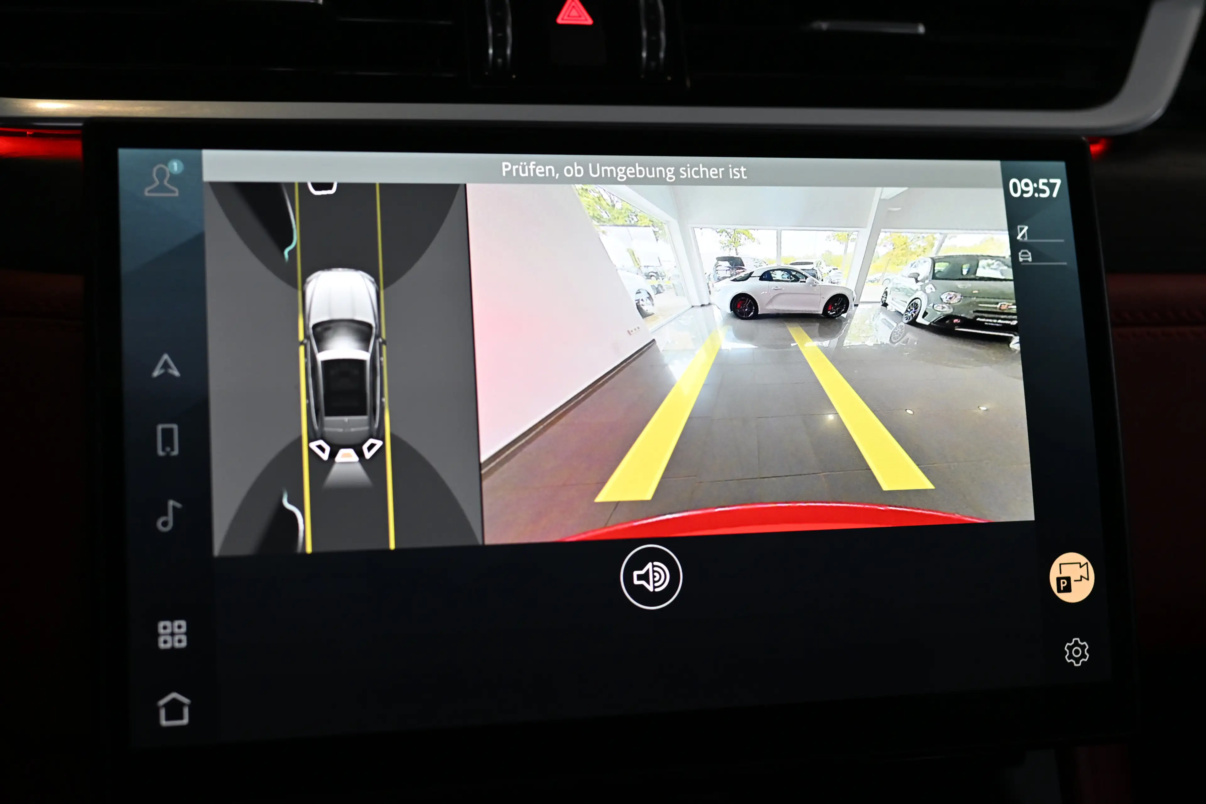 Jaguar F-Pace R-Dynamic Black Pack AWD Pano Leder 22 — photo 12