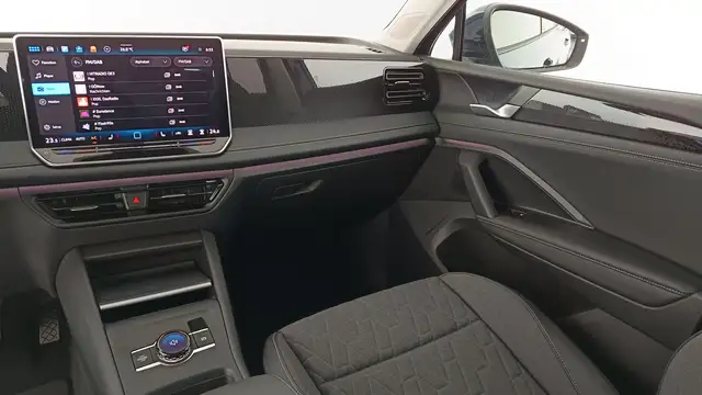 Volkswagen Tiguan view 13