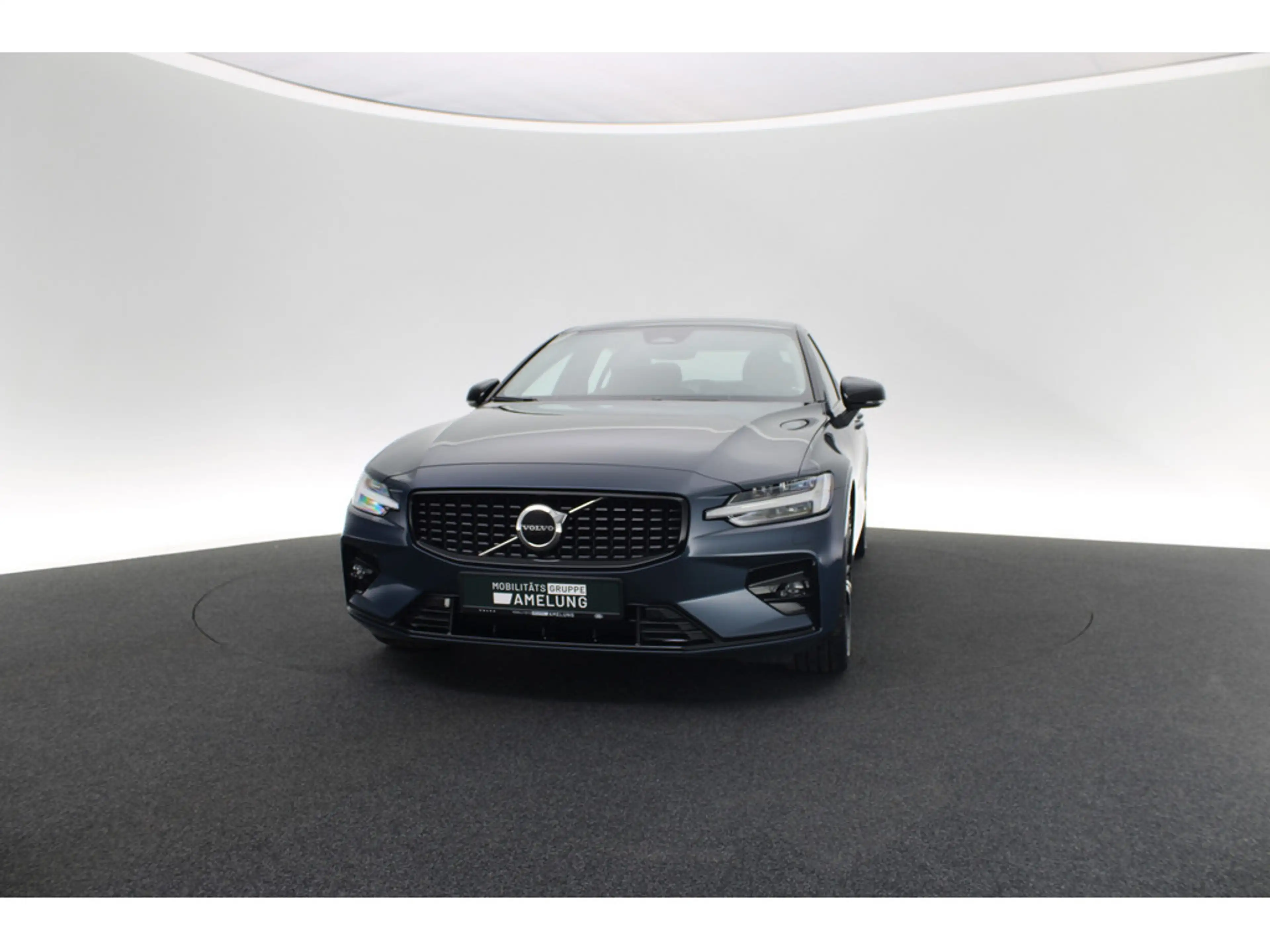 Volvo S60 B4 Benzin Plus Dark aus 1.Hand H/K LED — photo 11