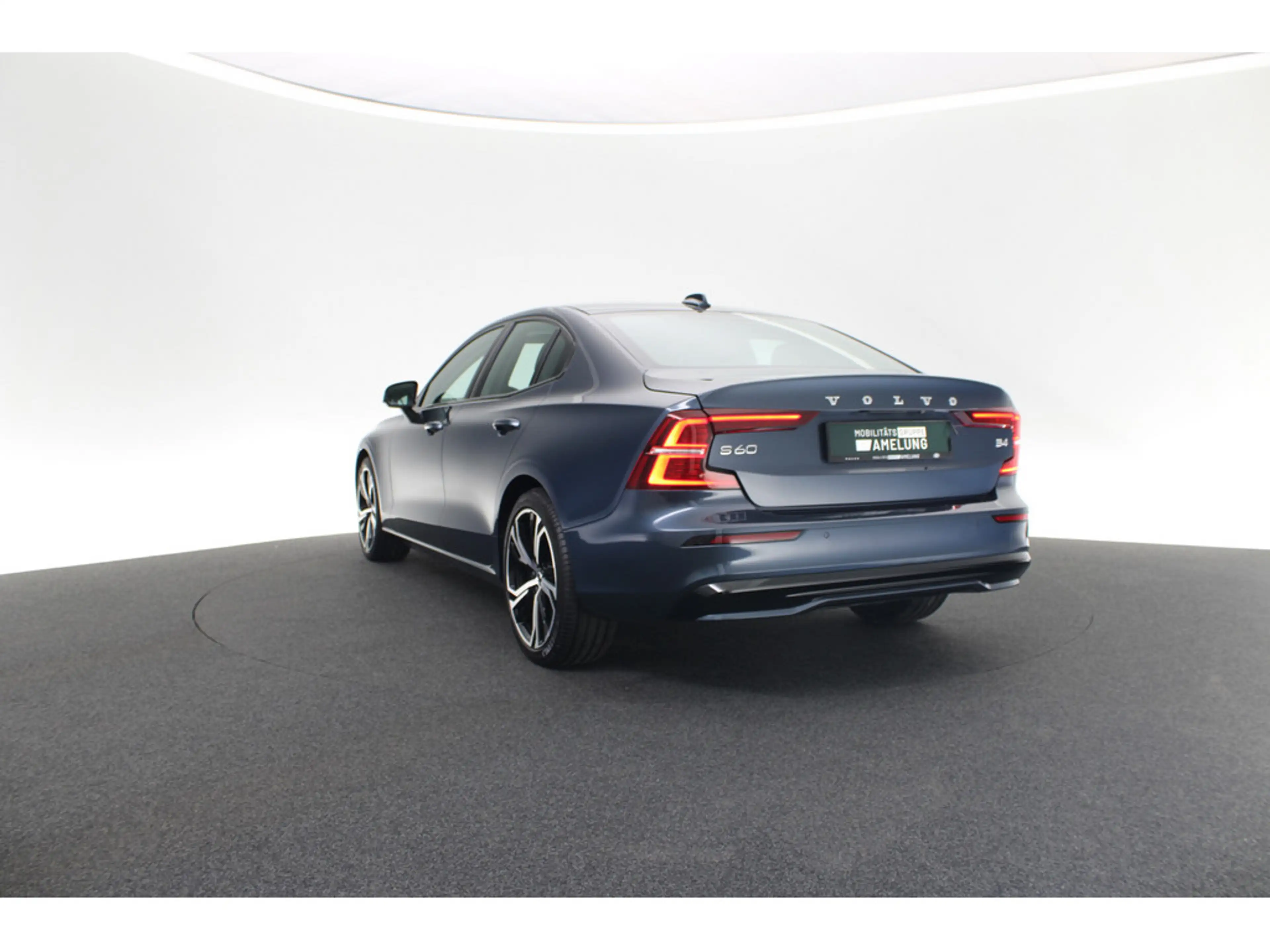 Volvo S60 B4 Benzin Plus Dark aus 1.Hand H/K LED — photo 3